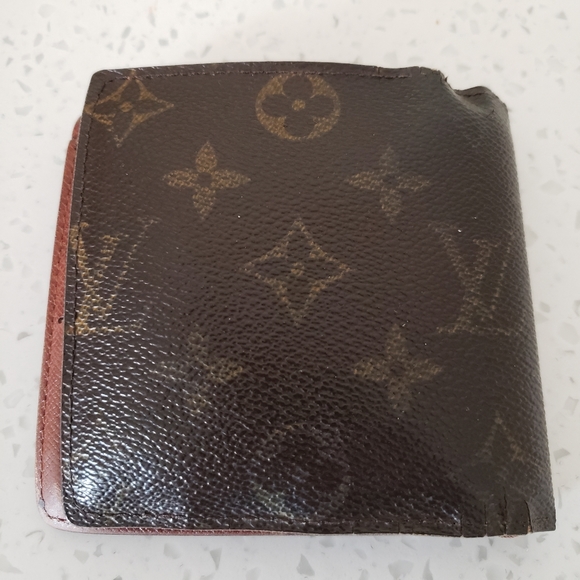 Louis Vuitton Wallet - Picture 2 of 16